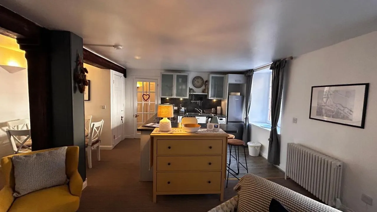 The Cooperage Apartment No 6, The Shore Edinburgh